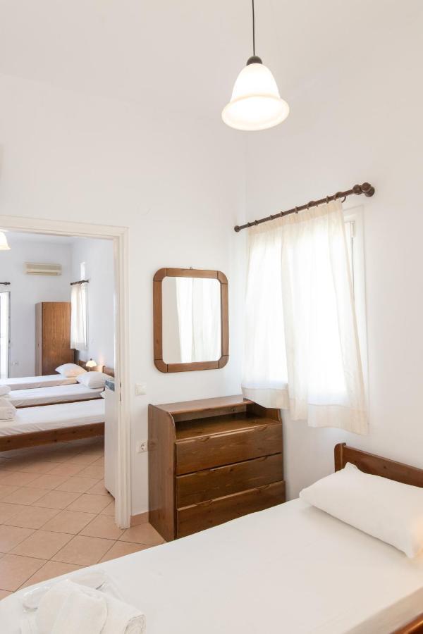Esperides Apartment Tinos ภายนอก รูปภาพ